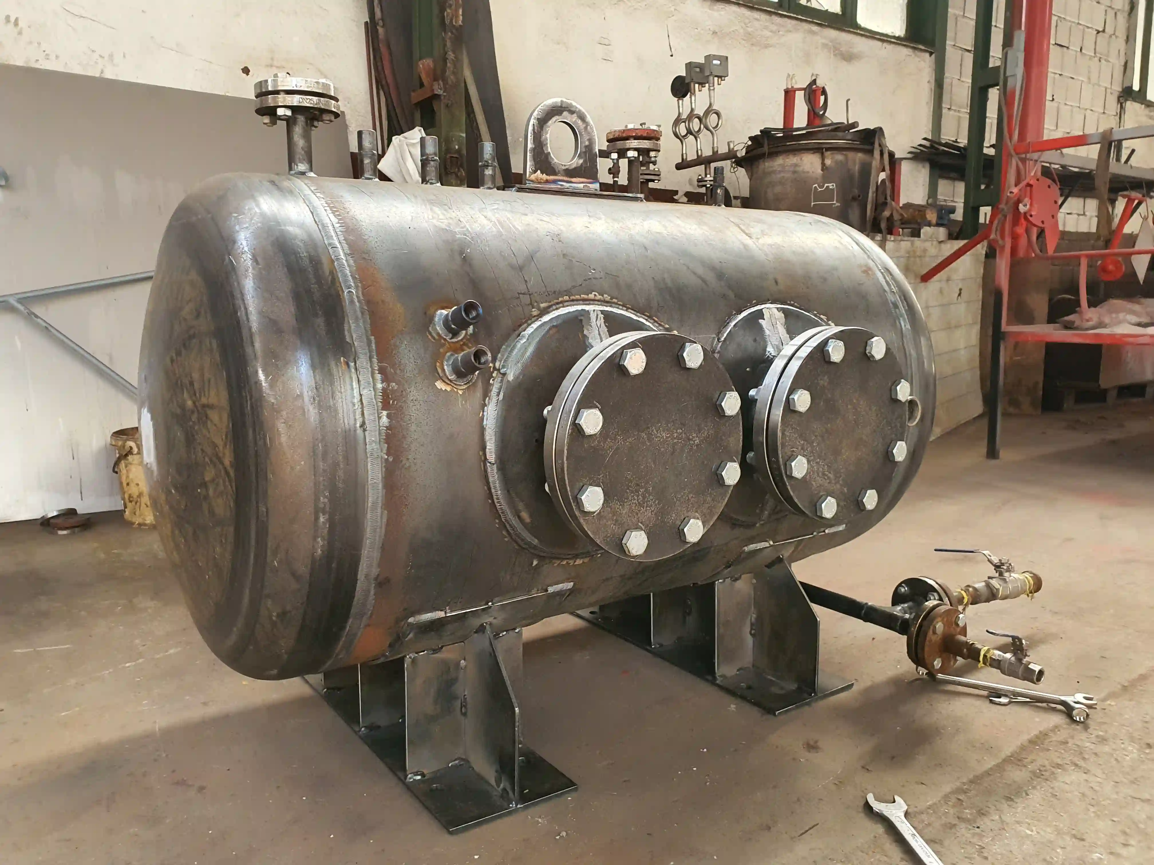 Elektrischer Heißwassererzeuger - 1